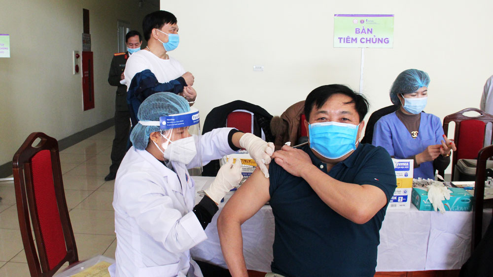 Bắc Giang: Đẩy nhanh tiến độ tiêm vắc-xin mũi nhắc lại phòng Covid-19