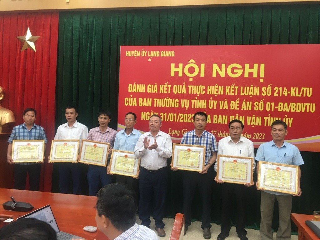 Ban Thường vụ Huyện ủy Lạng Giang tổ chức Hội nghị đánh giá kết quả thực hiện Kết luận số...