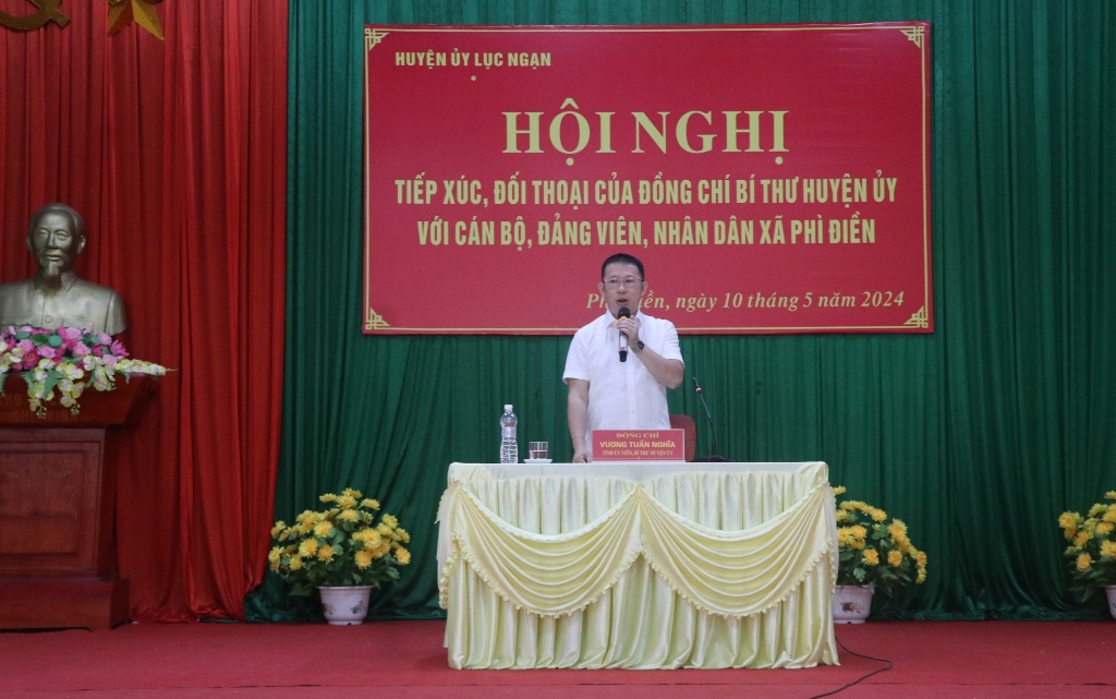 Huyện Lục Ngạn: Bí thư Huyện ủy tiếp xúc, đối thoại với cán bộ, đảng viên và nhân dân xã Phì Điền